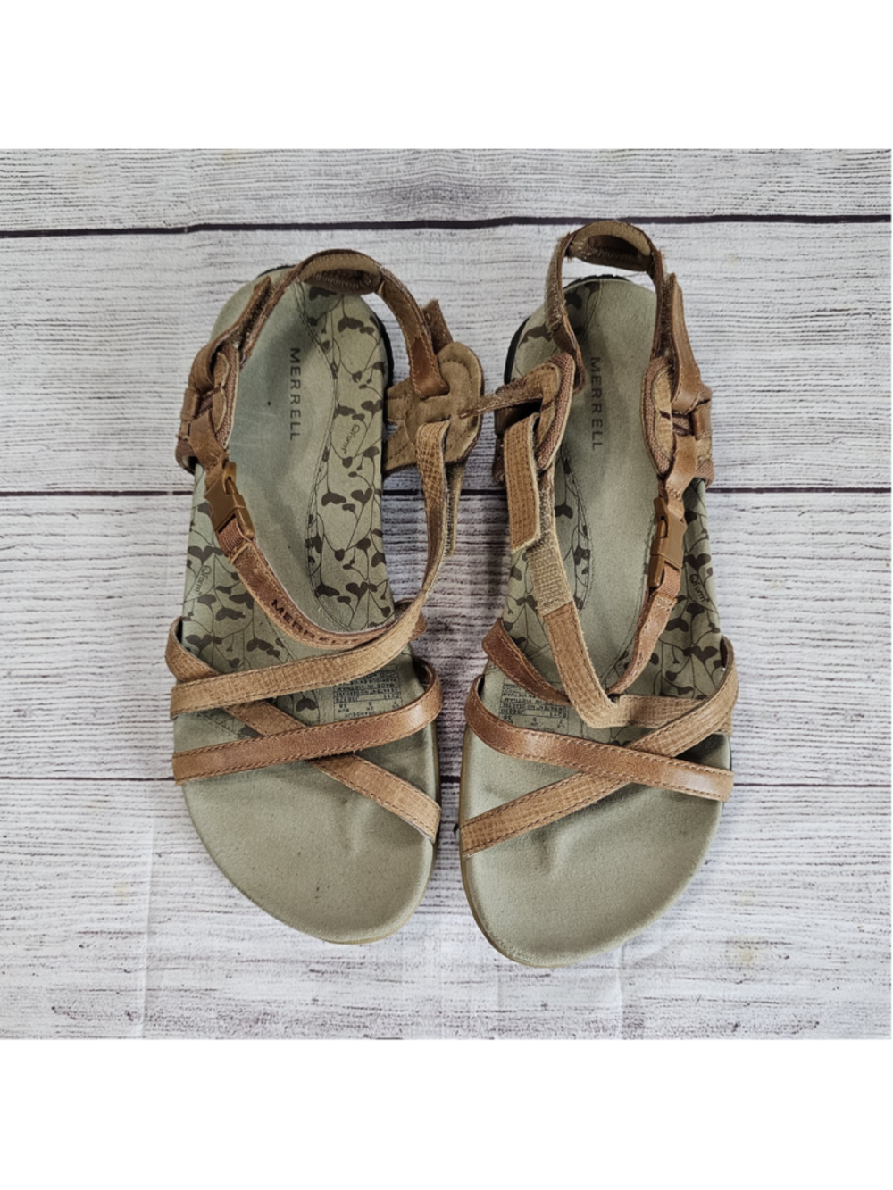 Merrell sz 7 strap on sandals, tan